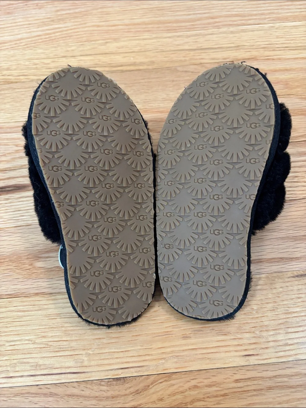UGG Toddler Fluff Yeah Slide - Black (Size 9T)